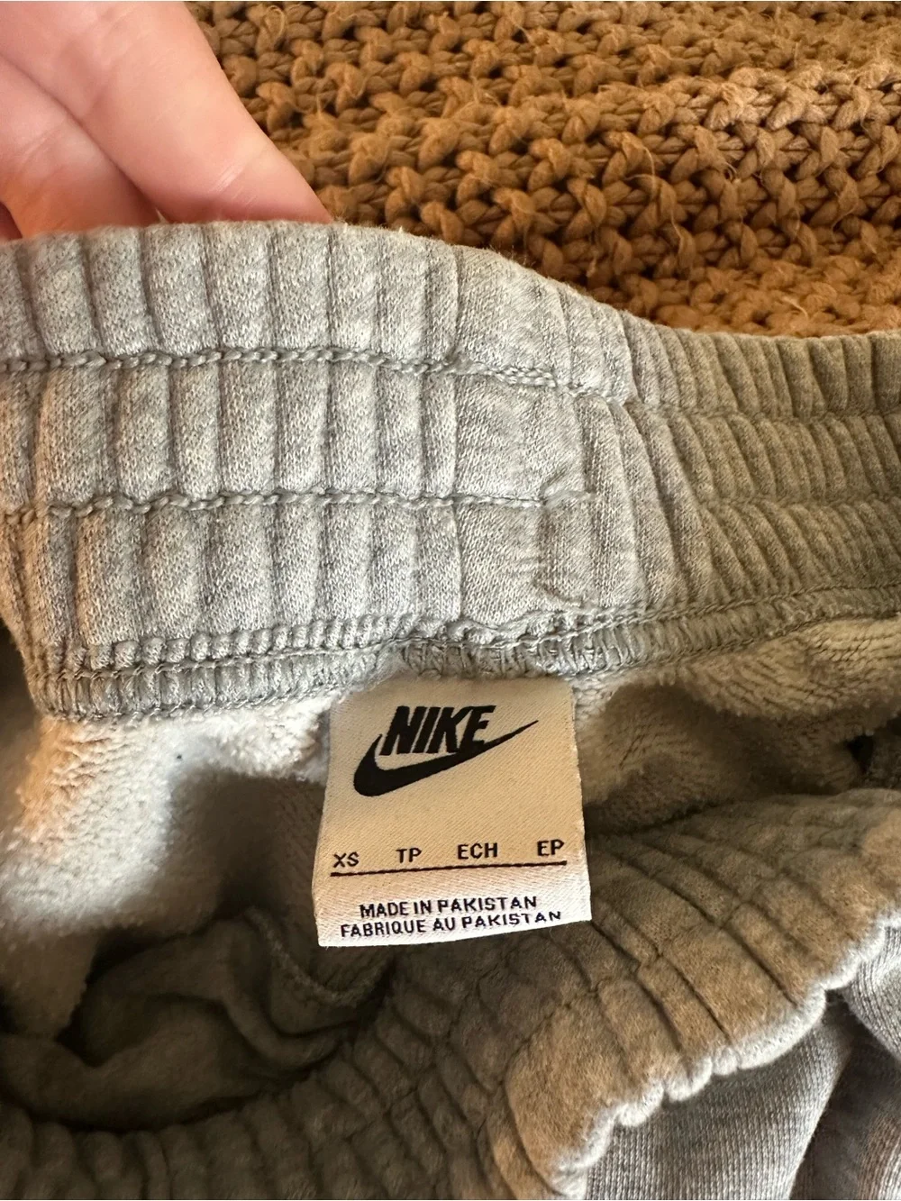 SET* Nike Women’s Grey Cropped Crewneck + Sweats